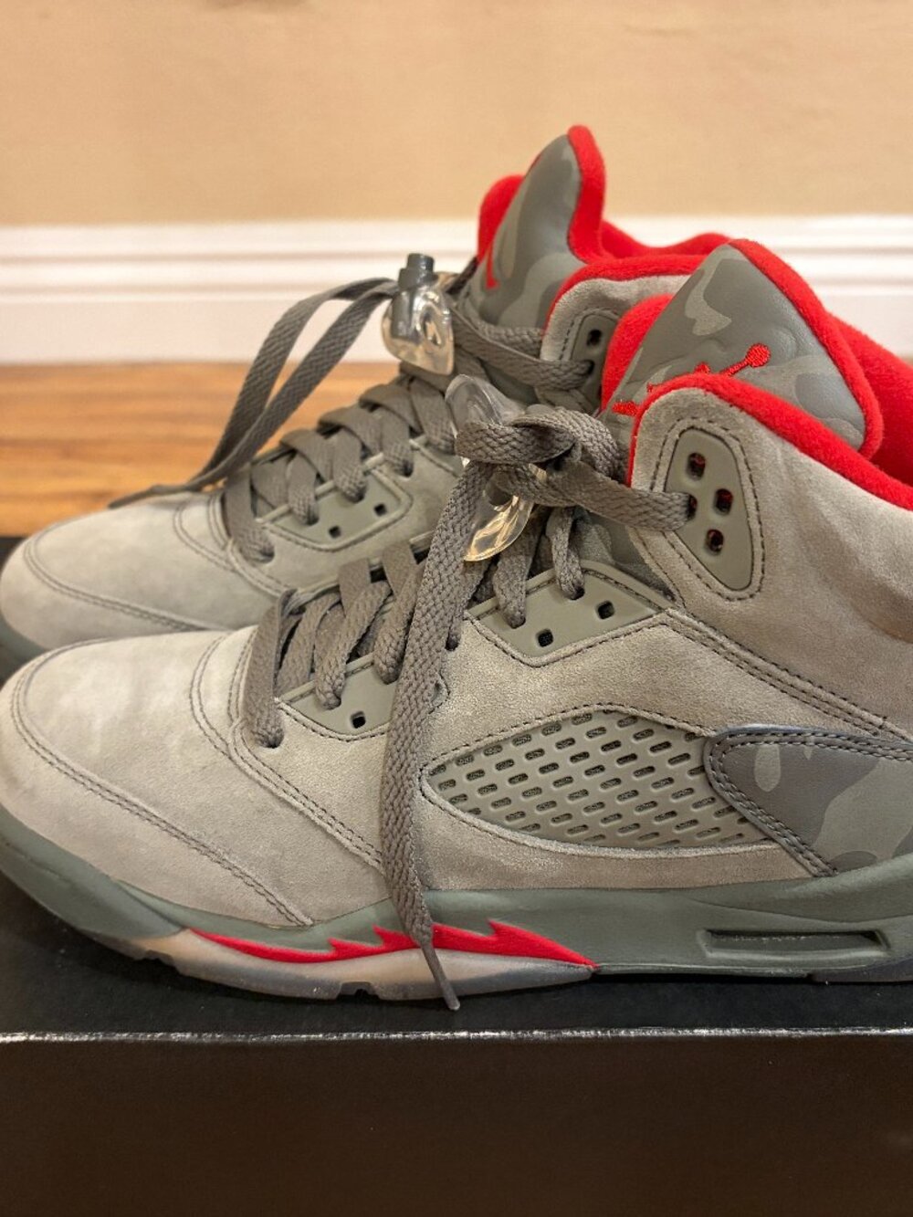 Air Jordan 5 Retro BG Grey woman Dark Stucco/unyversity red 7Y